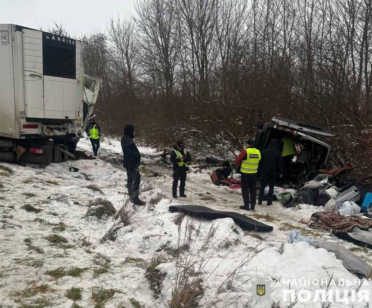 Возле Львова в ДТП погибли семь человек / фото Нацполиции