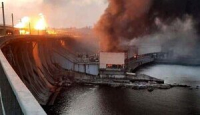 Ворог атакував ДніпроГЕС, найбільша гідроелектростанція України зупинена (оновлено)